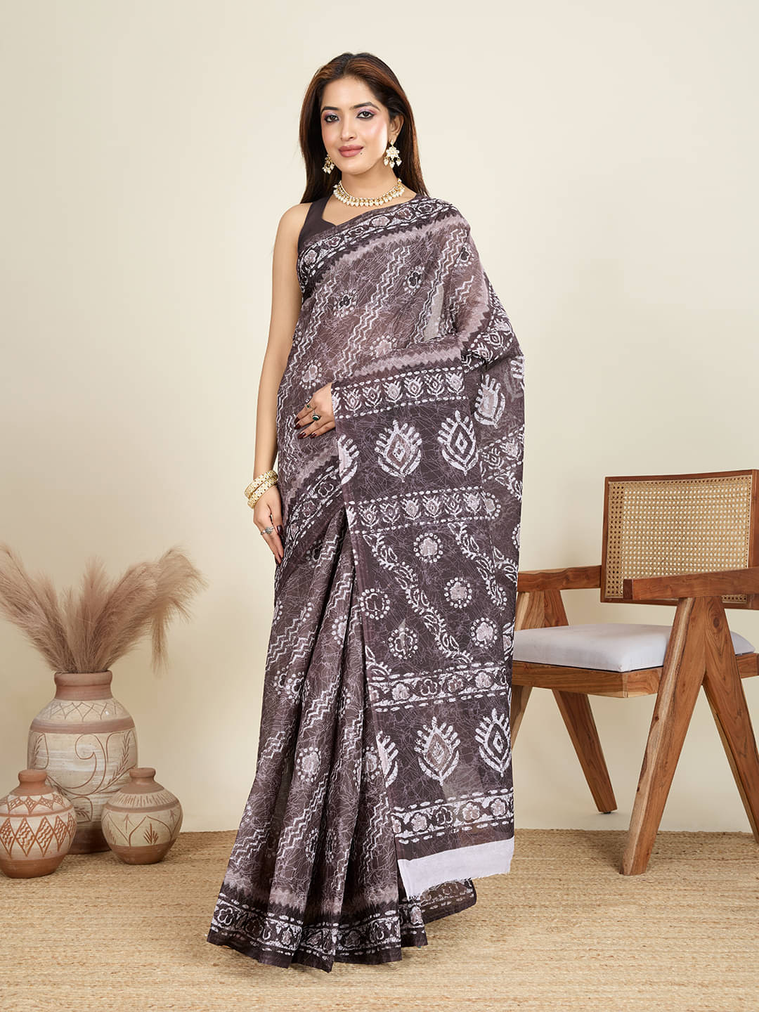 SHANVIKA Cotton Printed Saree Without Blouse Piece ( Brown ) SHANVIKA Cotton Printed Saree Without Blouse Piece ( Brown )