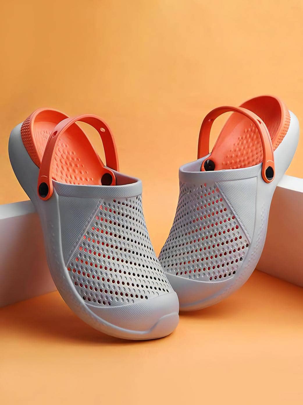 TR - Grey,Orange Men's Clogs