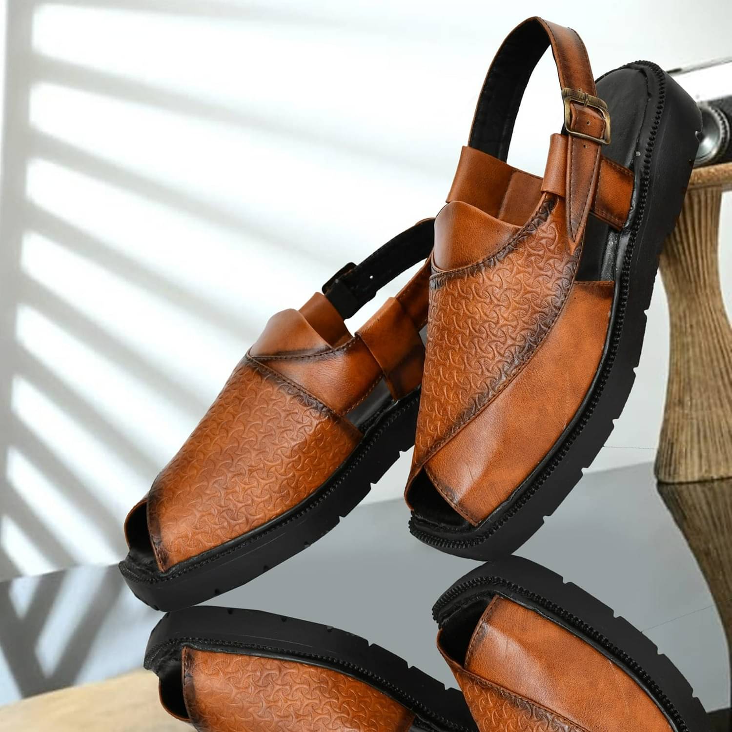     			VATELIO - Tan Men's Sandals