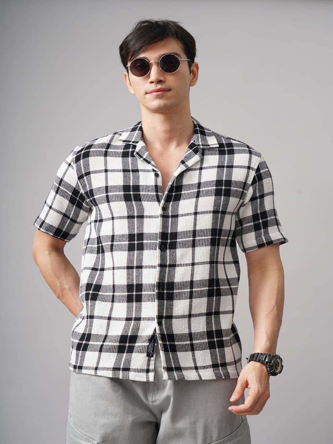 Paul Street Cotton Blend Relaxed Fit Checks Half Sleeves Men's Casual Shirt - White ( Pack of 1 )     			Paul Street Cotton Blend Relaxed Fit Checks Half Sleeves Men's Casual Shirt - White ( Pack of 1 )