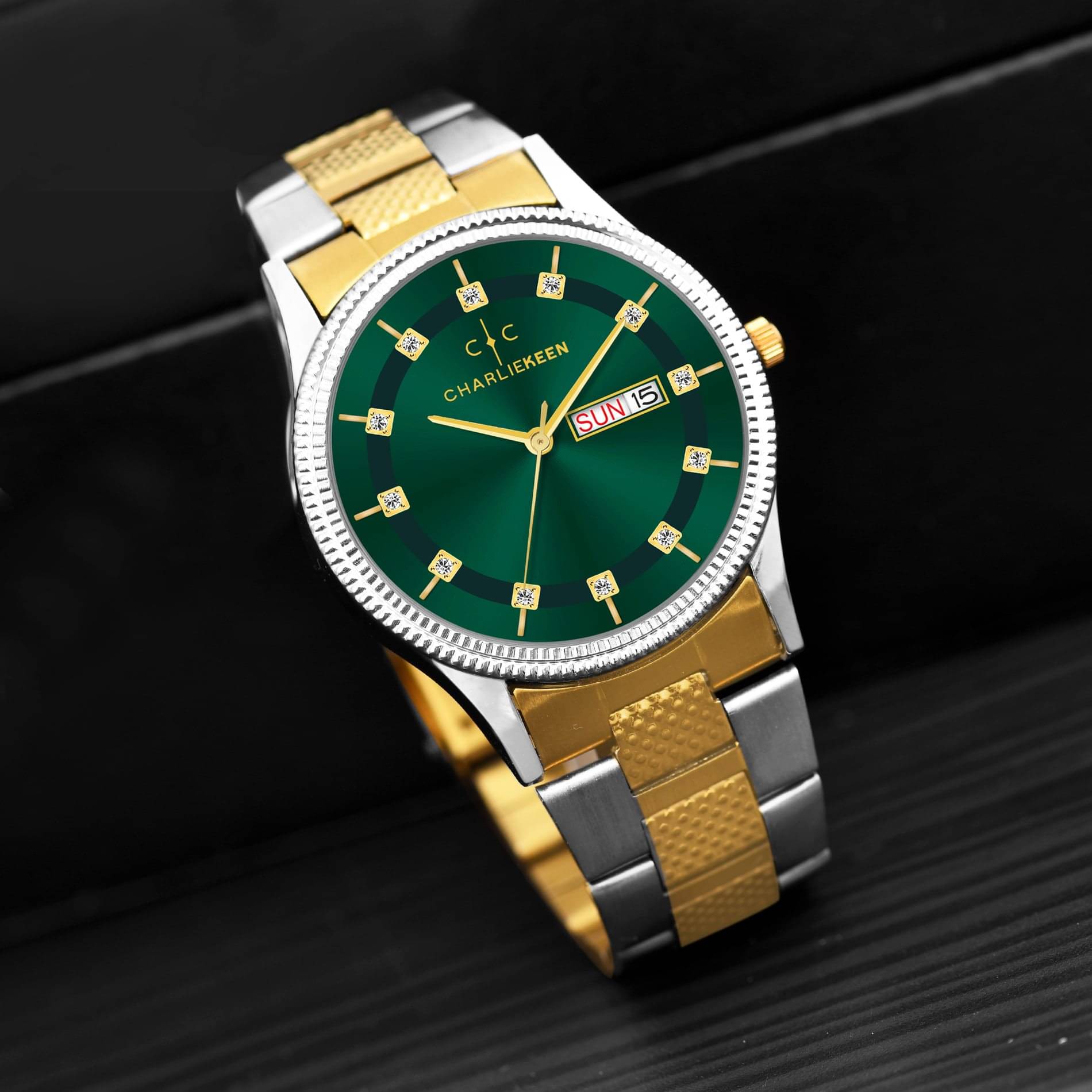 CHARLIEKEEN Multicolor Stainless Steel Analog Men's Watch CHARLIEKEEN Multicolor Stainless Steel Analog Men's Watch