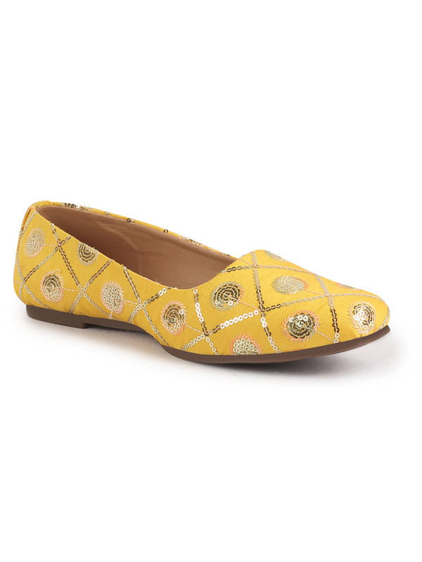     			Fausto Yellow Women's Juttis