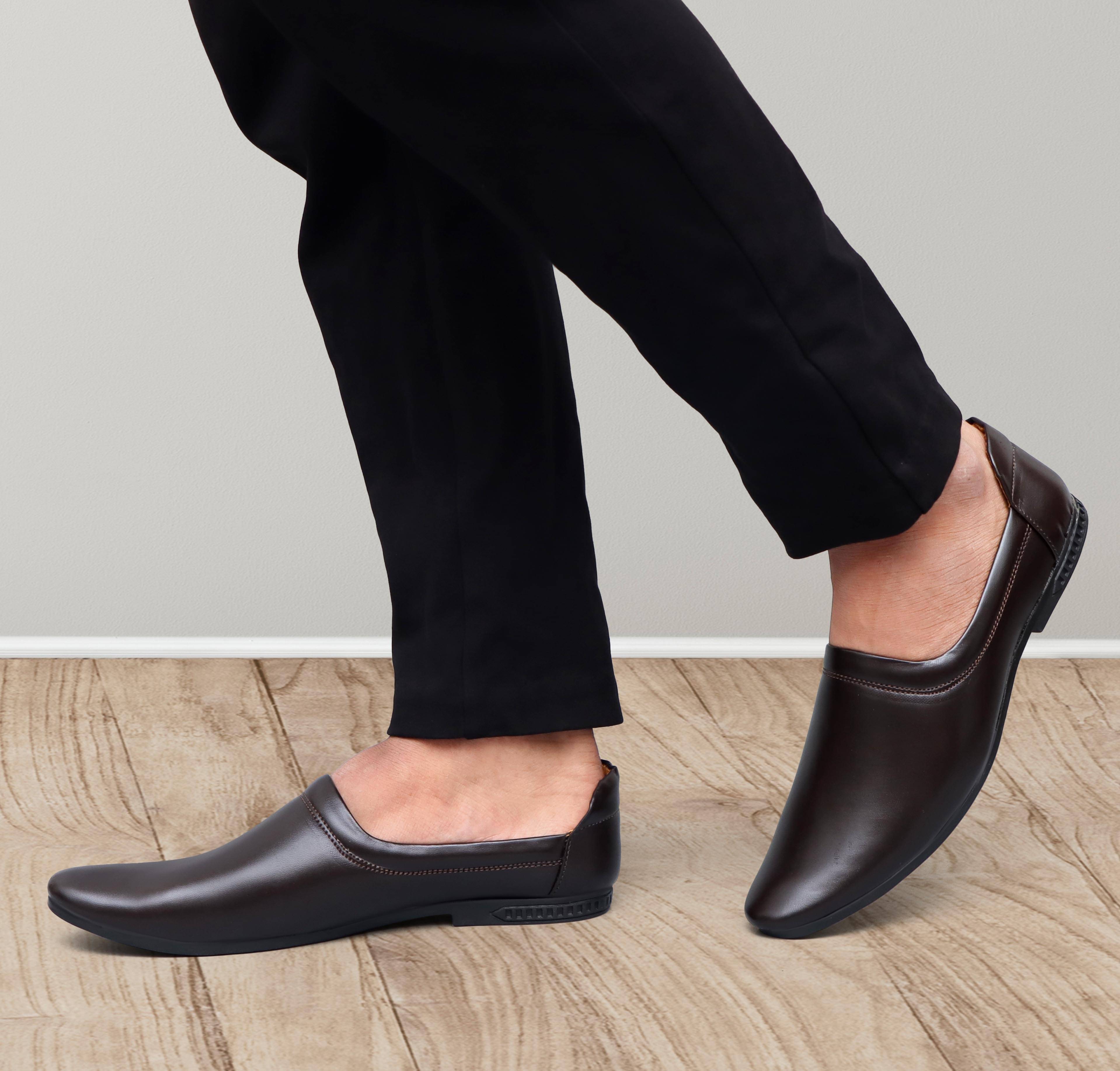     			Groofer Brown Men's Sneakers
