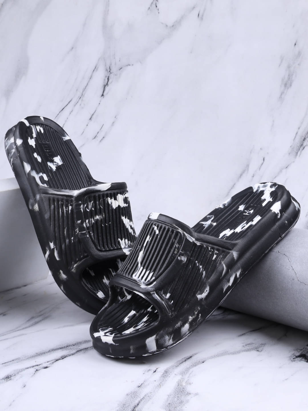     			lyvi Black Men's Slide Flip Flop
