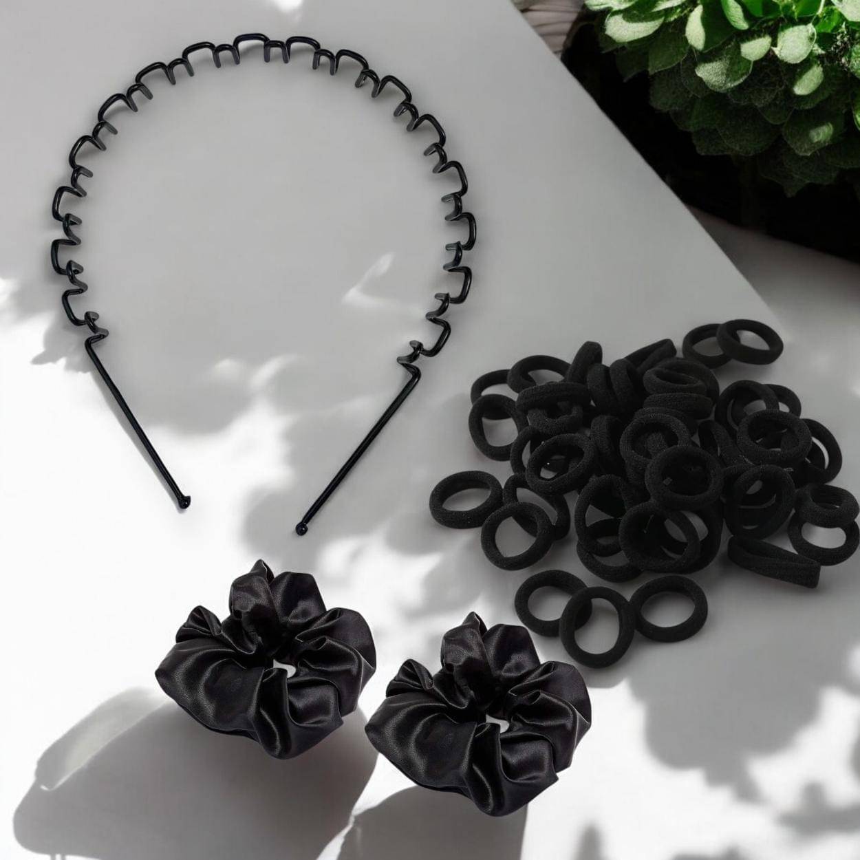     			AARTISAI Black Women's Hair Accessory Set ( Pack of 1 )