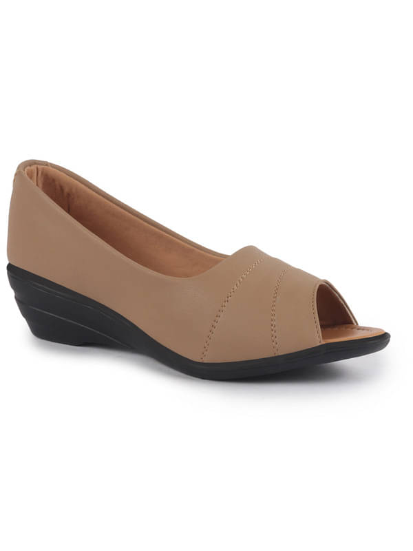     			Fausto Beige Women's Floater Sandals
