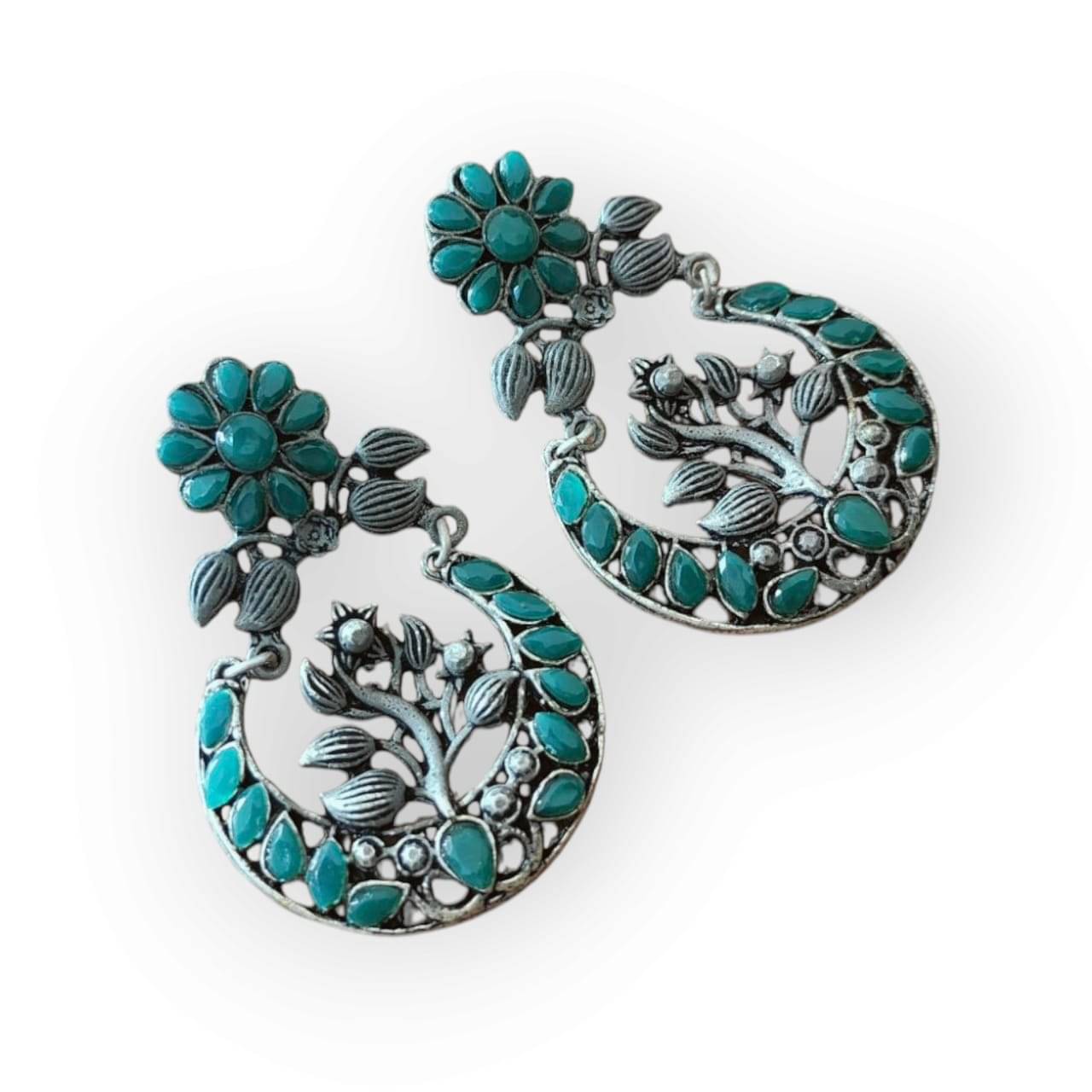     			GLOFY Silver Hoops Earrings ( Pack of 1 )