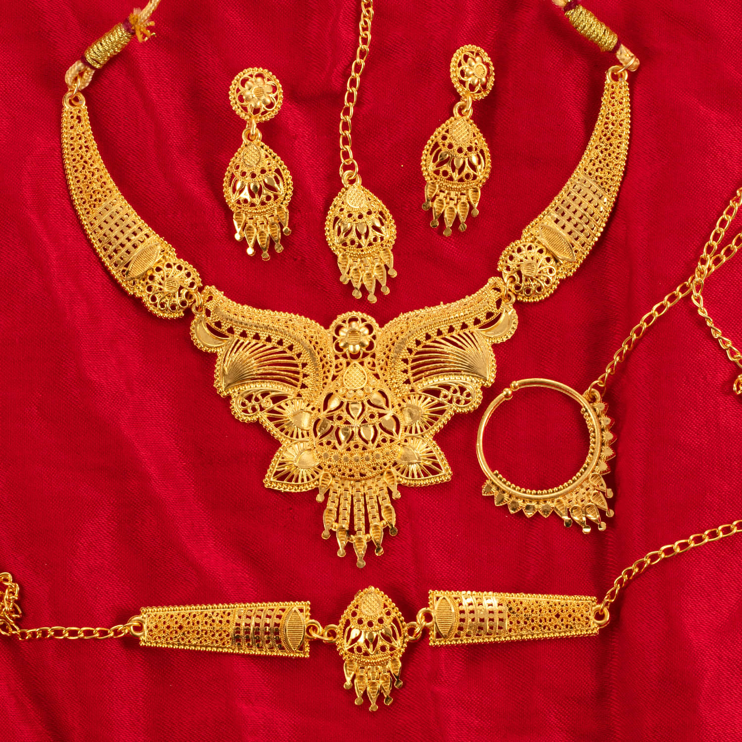     			Lily Gold Brass Necklace Set ( Pack of 2 )
