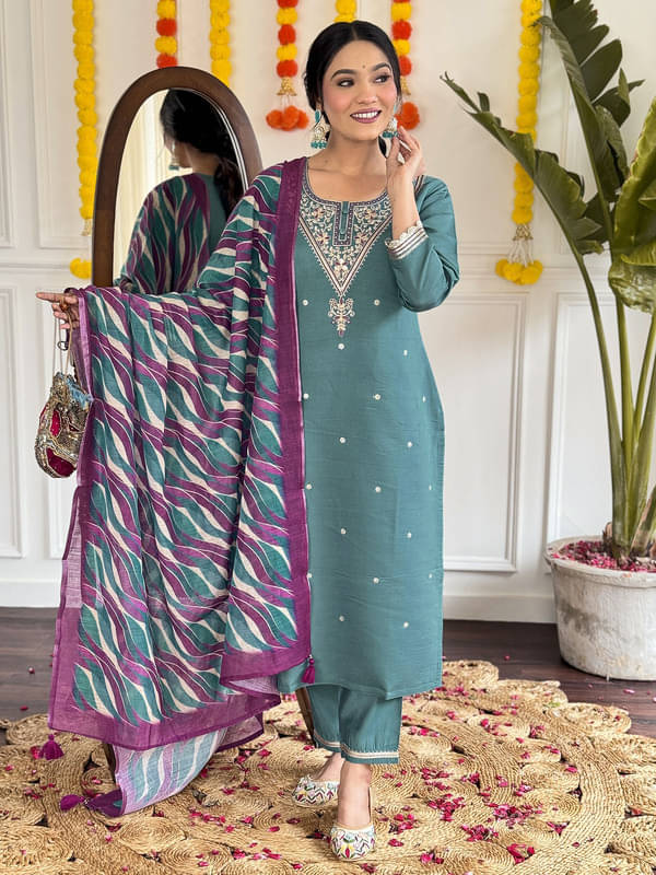     			Supar Sleave Women Chanderi Embroidered Straight Kurti With Pants ( Green )