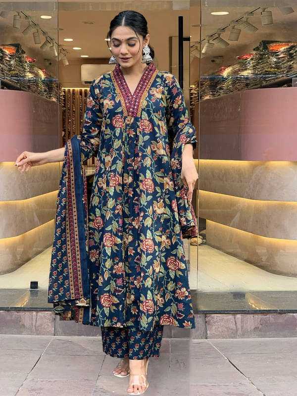 Supar Sleave Women Viscose Printed Flared Kurti With Pants ( Blue )     			Supar Sleave Women Viscose Printed Flared Kurti With Pants ( Blue )