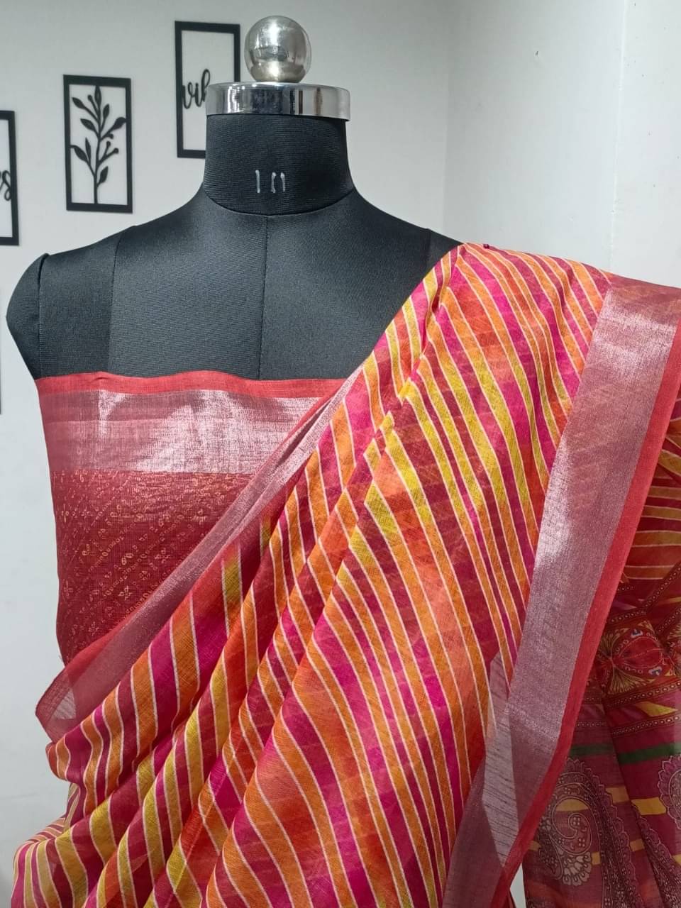Sureta Linen Printed Saree With Unstitched Blouse Piece ( Cream ) Sureta Linen Printed Saree With Unstitched Blouse Piece ( Cream )