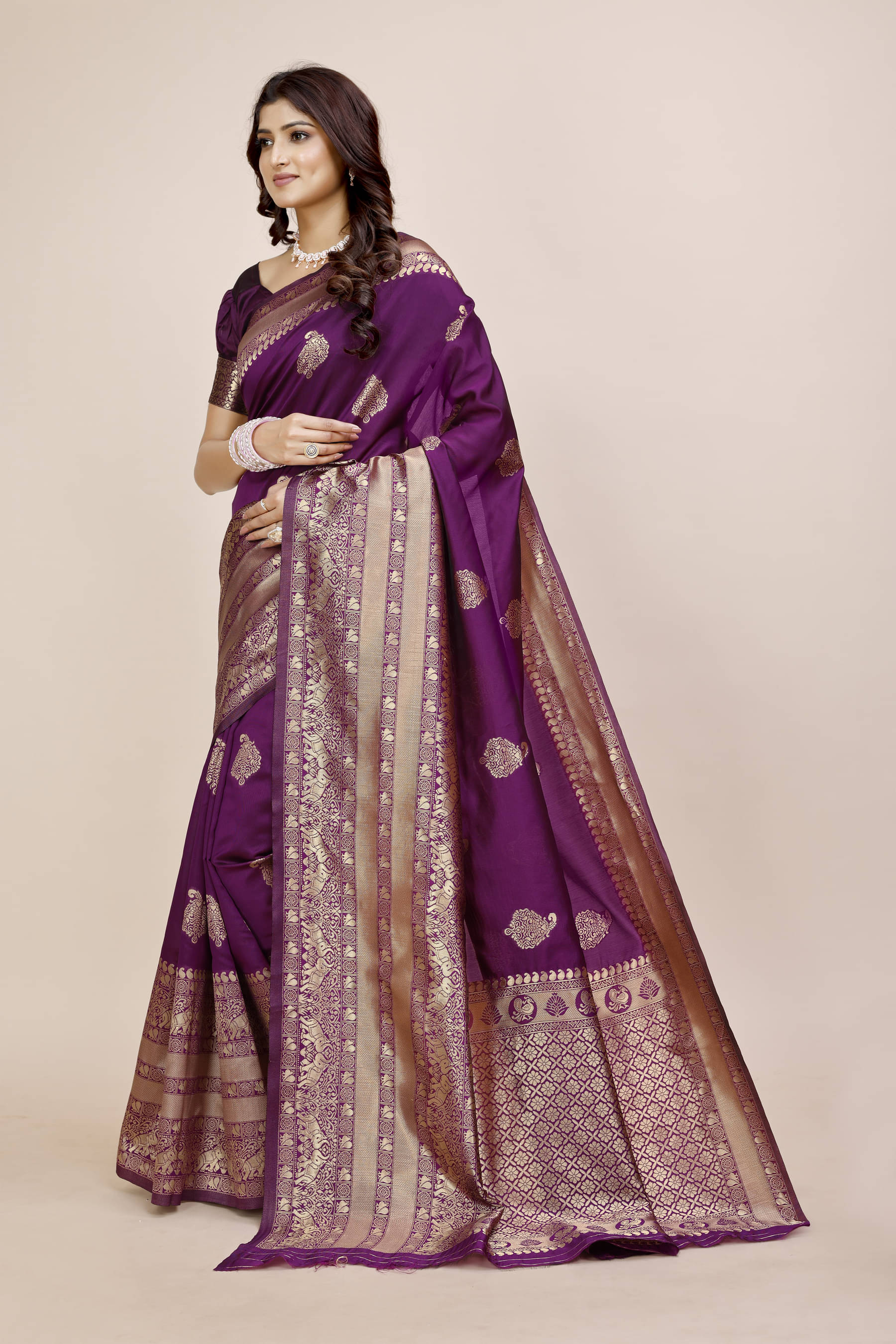 DHAYNA AND REEWA FASHION Jacquard Woven Saree With Unstitched Blouse Piece ( Wine ) DHAYNA AND REEWA FASHION Jacquard Woven Saree With Unstitched Blouse Piece ( Wine )