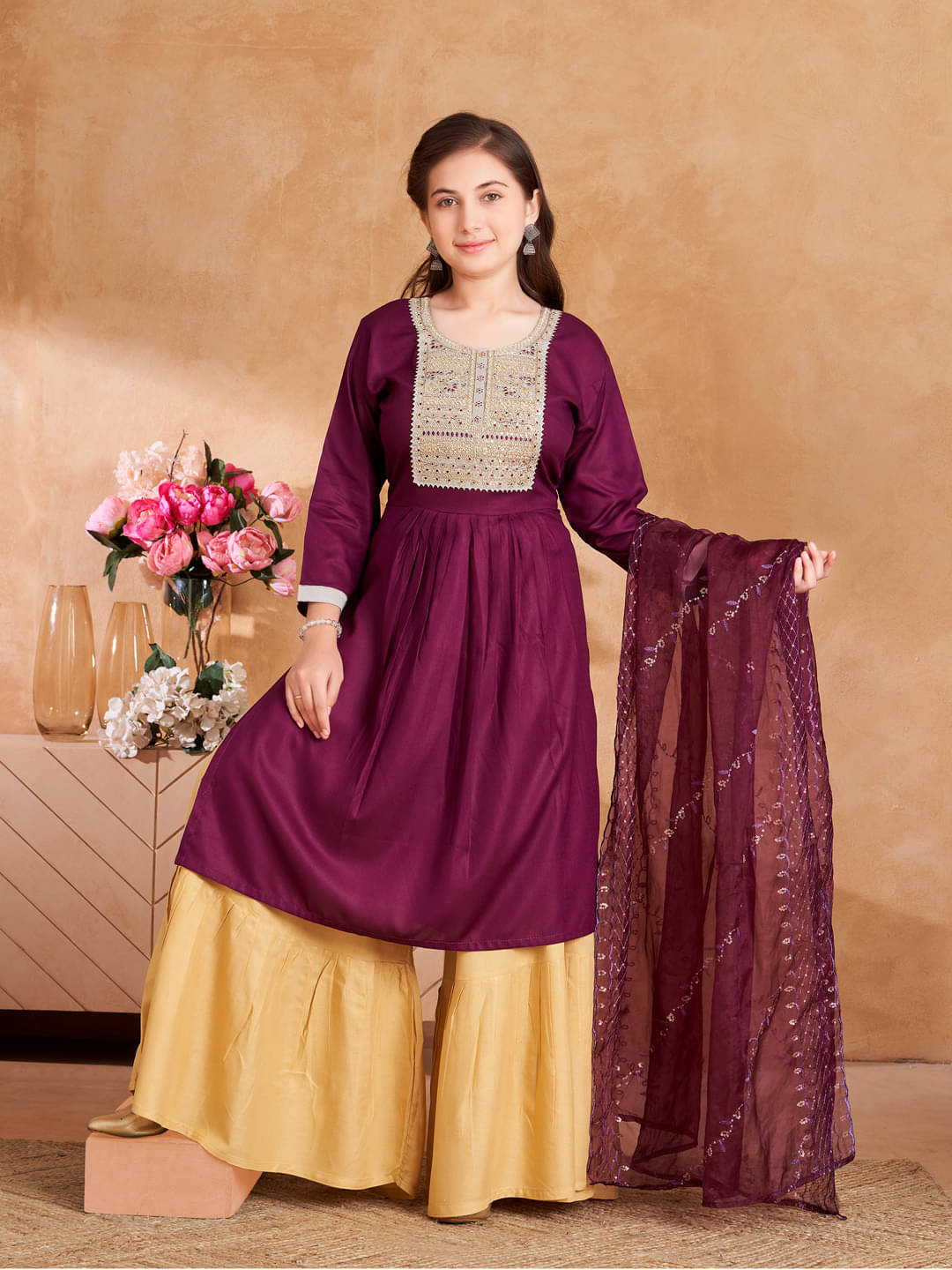     			Aarika Girls Rayon Straight Kurti ( Pack of 1 , Wine )