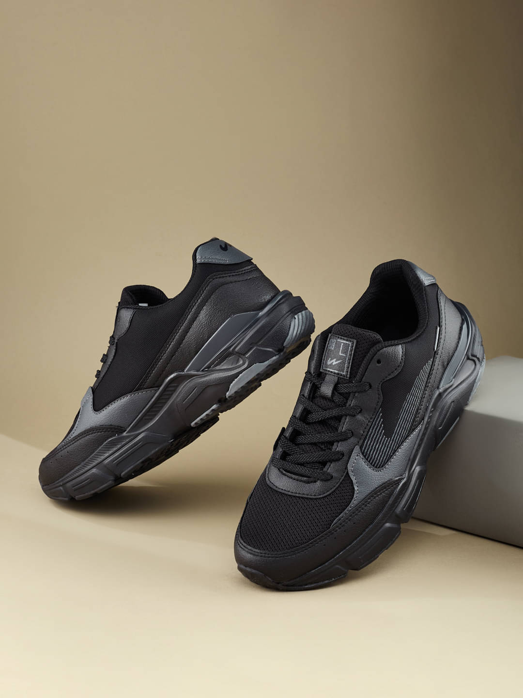     			Campus POD Black Men's Sneakers