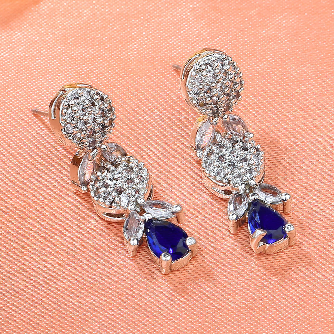     			Estele Blue Danglers Earrings ( Pack of 1 )