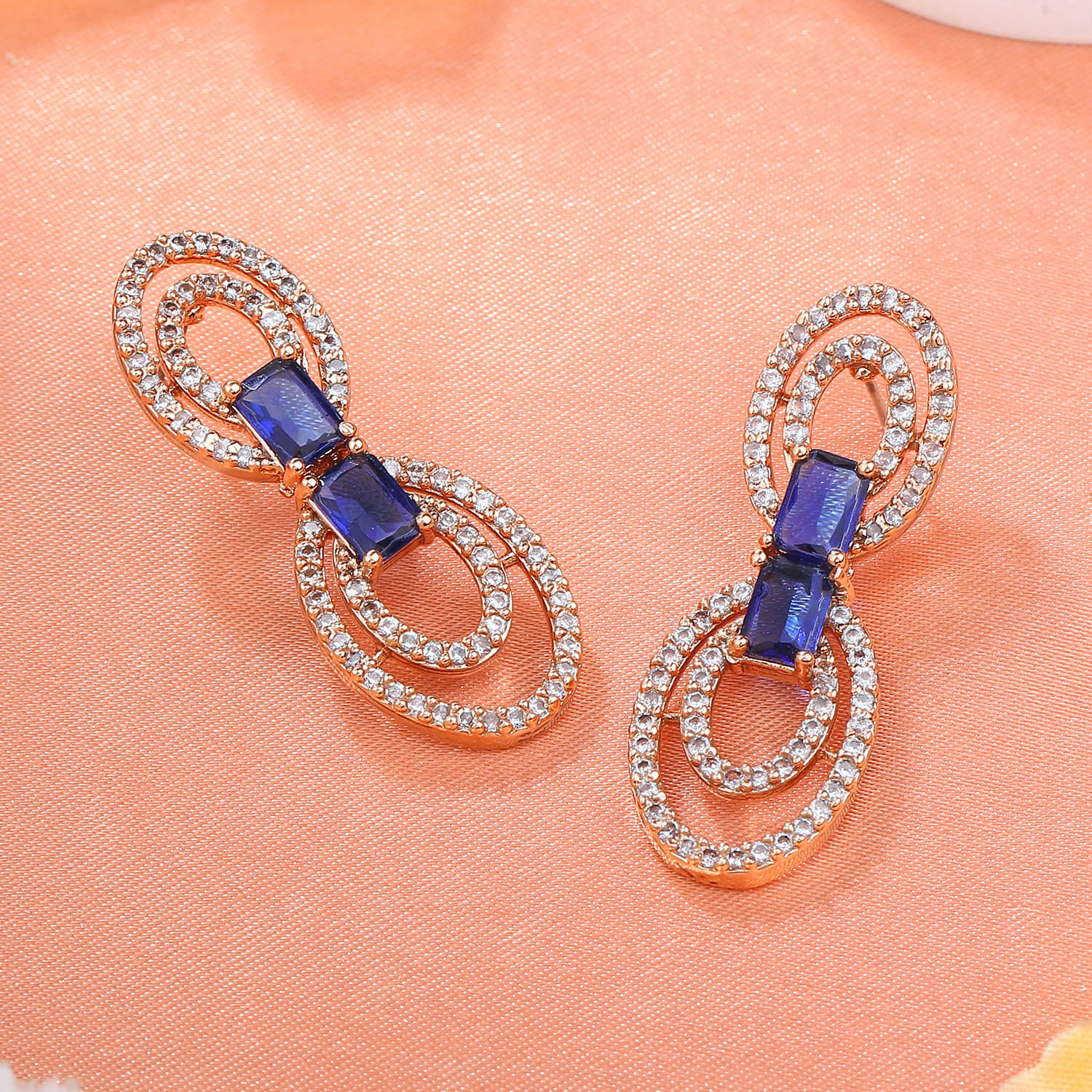     			Estele Blue Danglers Earrings ( Pack of 1 )