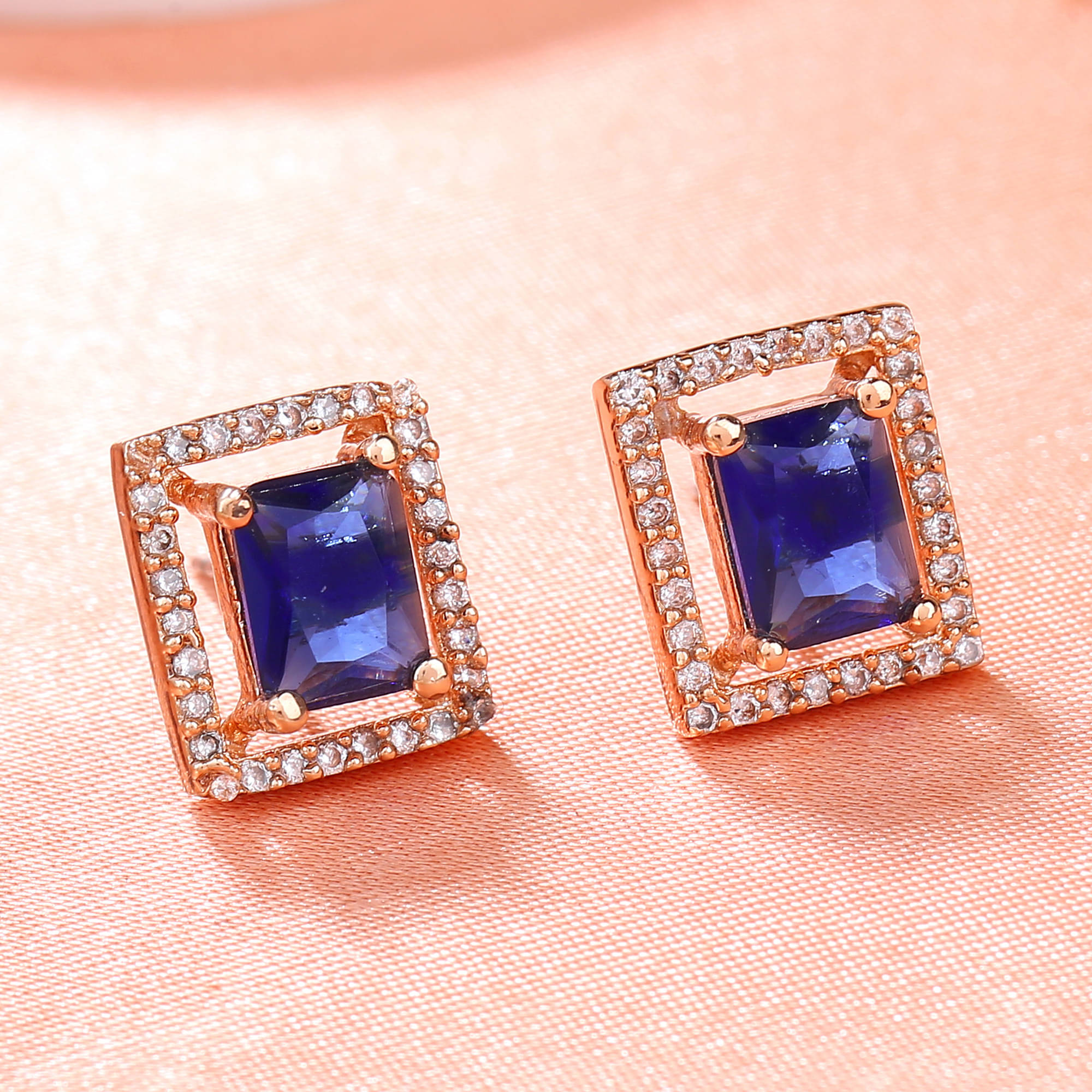     			Estele Blue Stud Earrings ( Pack of 1 )