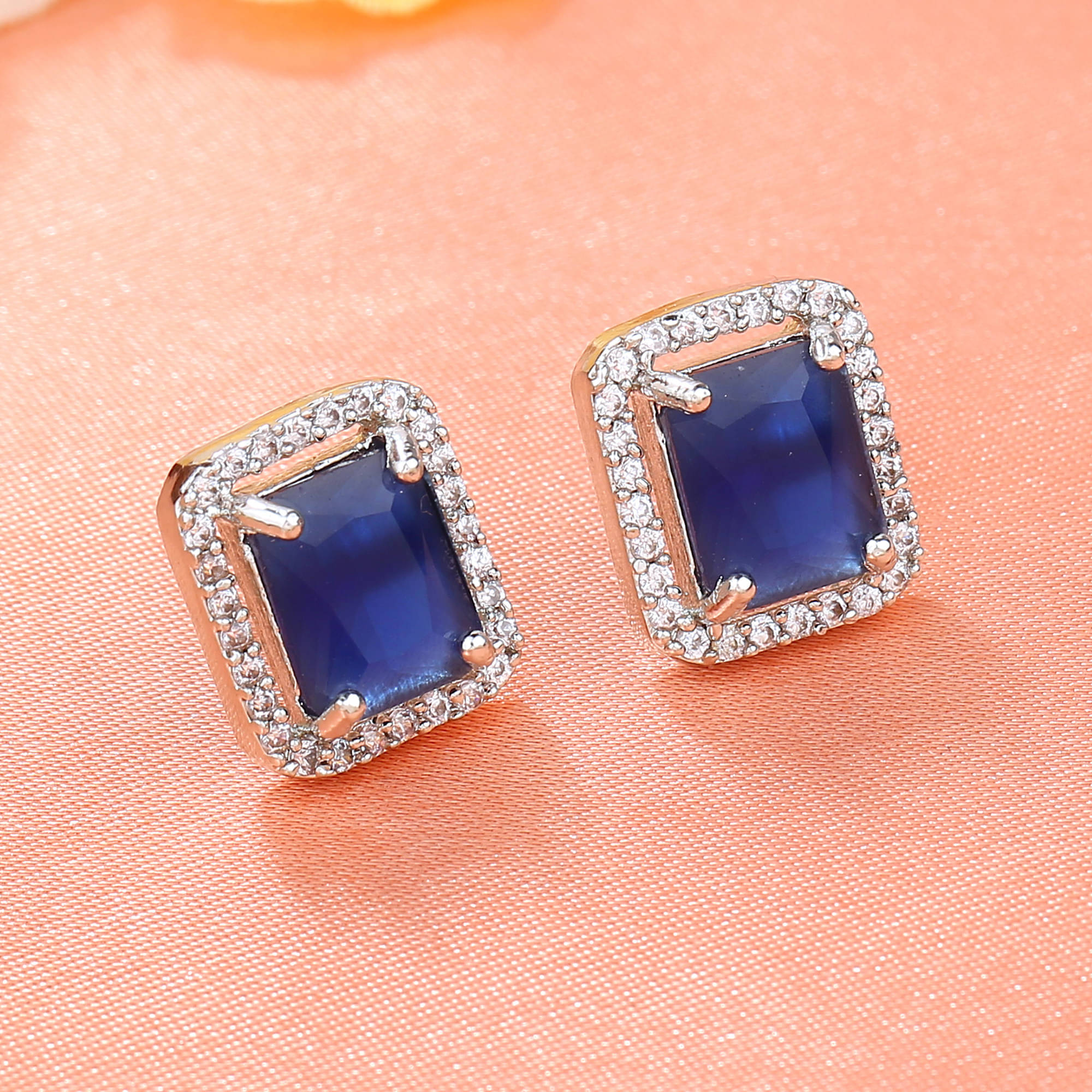     			Estele Blue Stud Earrings ( Pack of 1 )