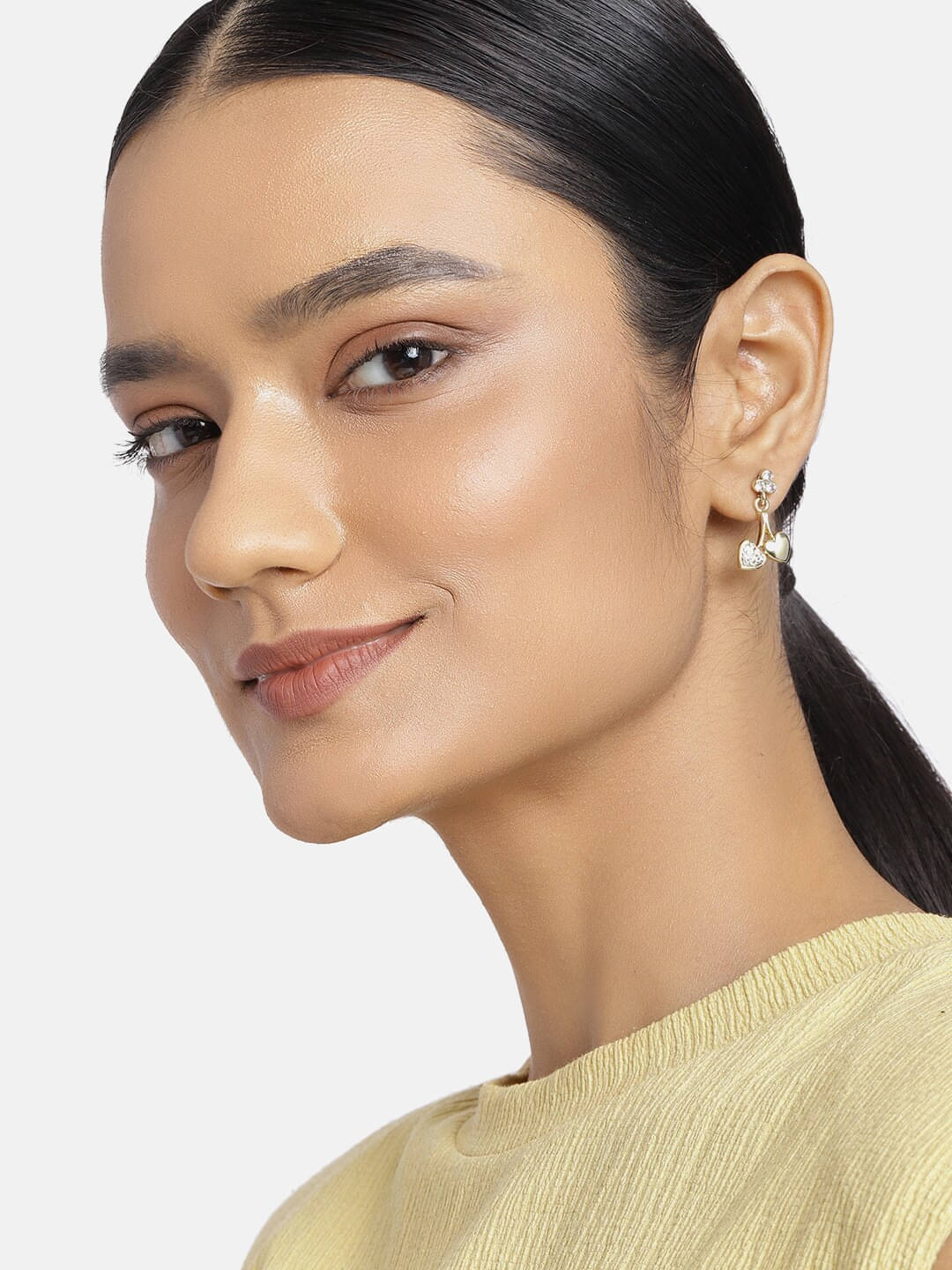     			Estele Golden Danglers Earrings ( Pack of 1 )
