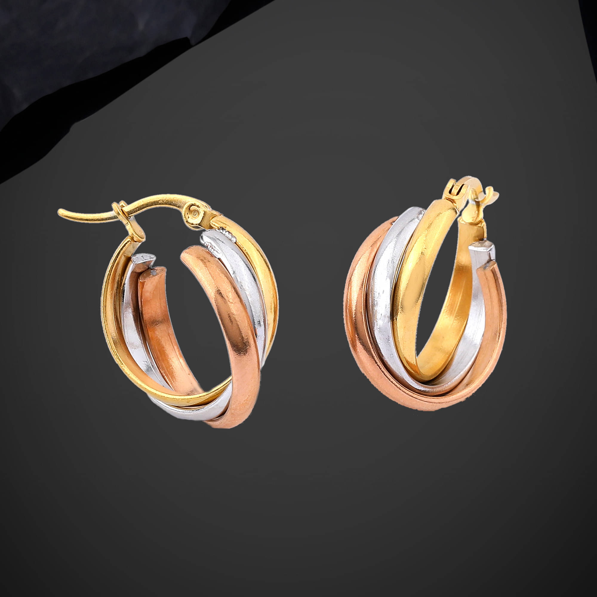     			Estele Golden Hoops Earrings ( Pack of 1 )