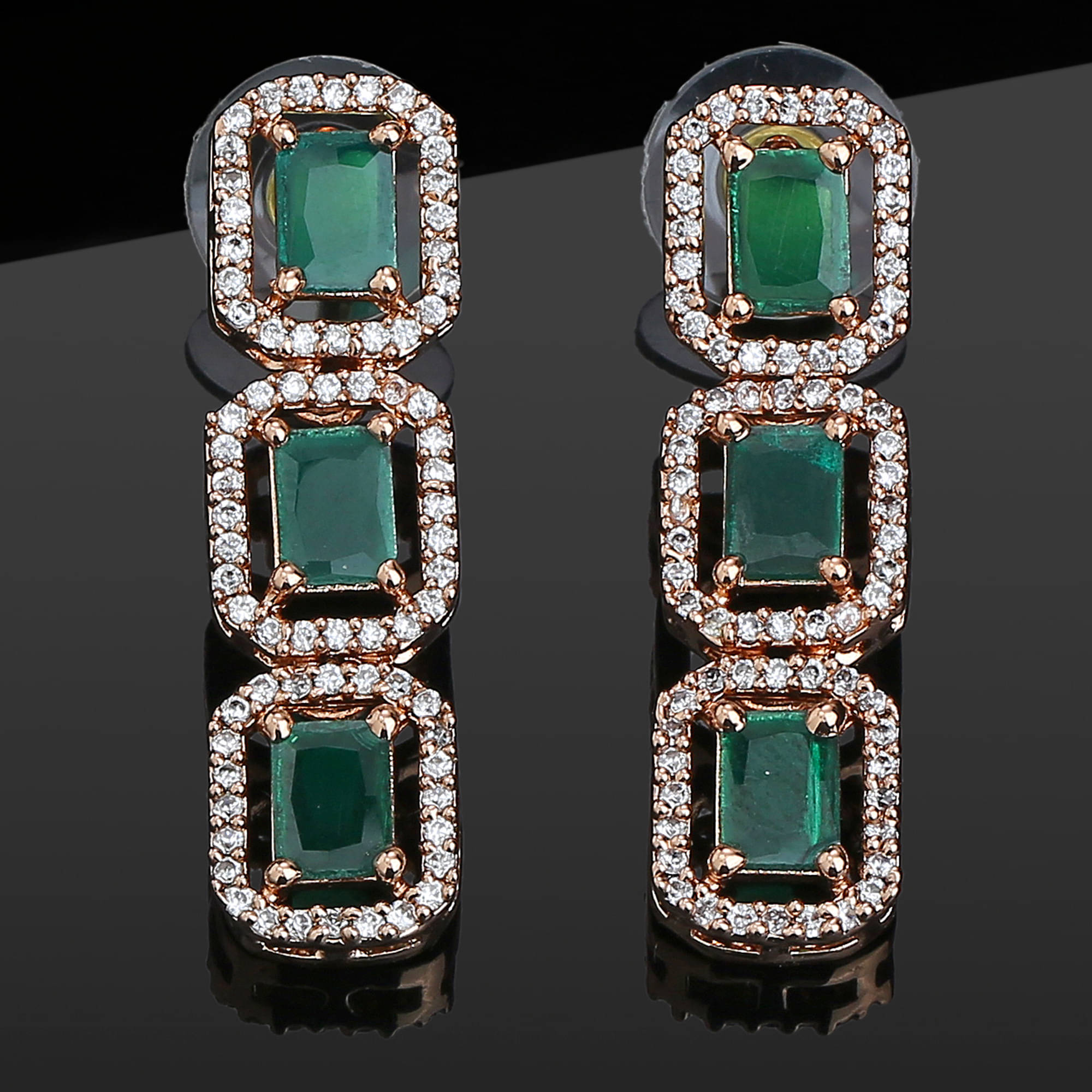     			Estele Green Danglers Earrings ( Pack of 1 )