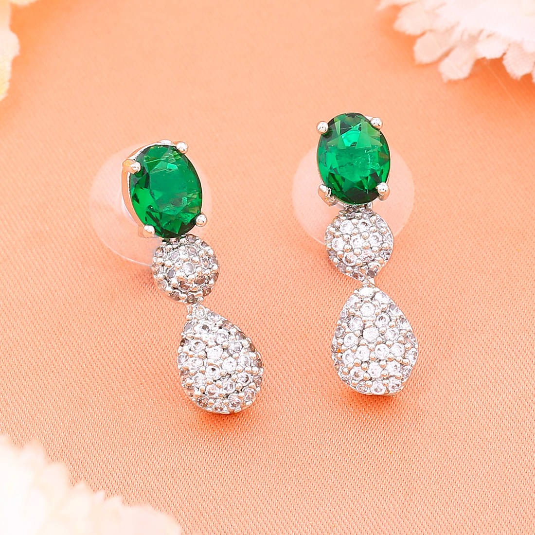     			Estele Green Danglers Earrings ( Pack of 1 )