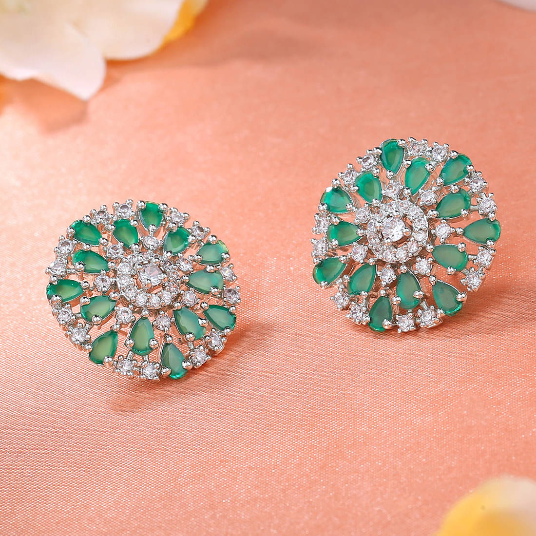    			Estele Green Stud Earrings ( Pack of 1 )