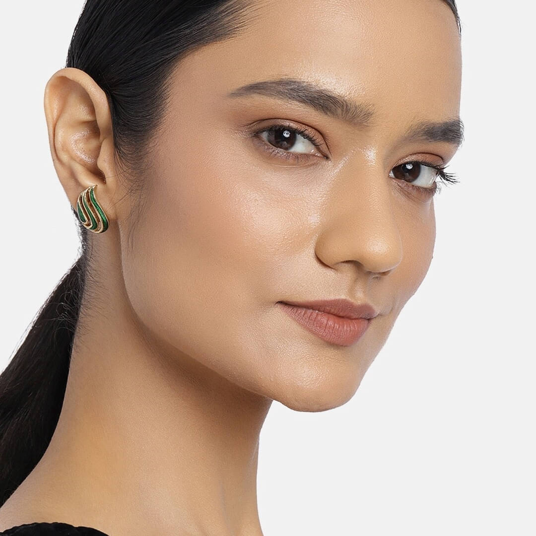     			Estele Green Stud Earrings ( Pack of 1 )