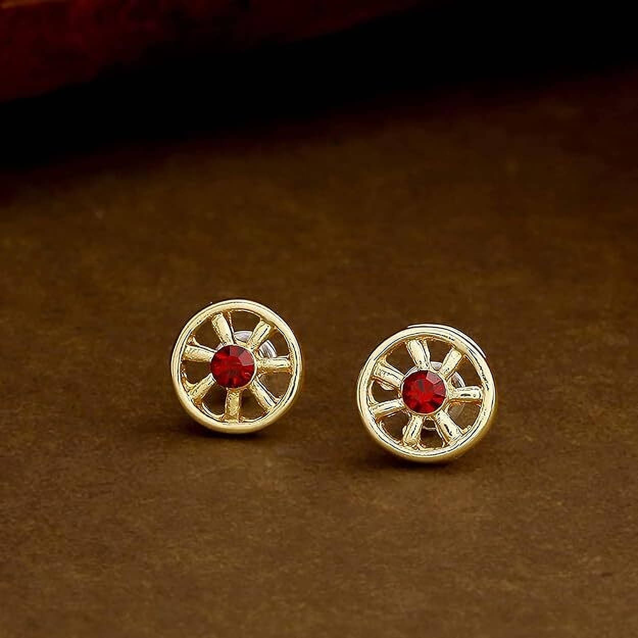     			Estele Multi Color Stud Earrings ( Pack of 1 )