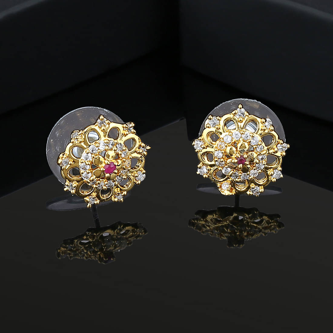     			Estele Multi Color Stud Earrings ( Pack of 1 )