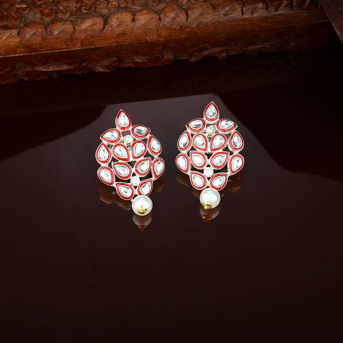     			Estele Red Danglers Earrings ( Pack of 1 )