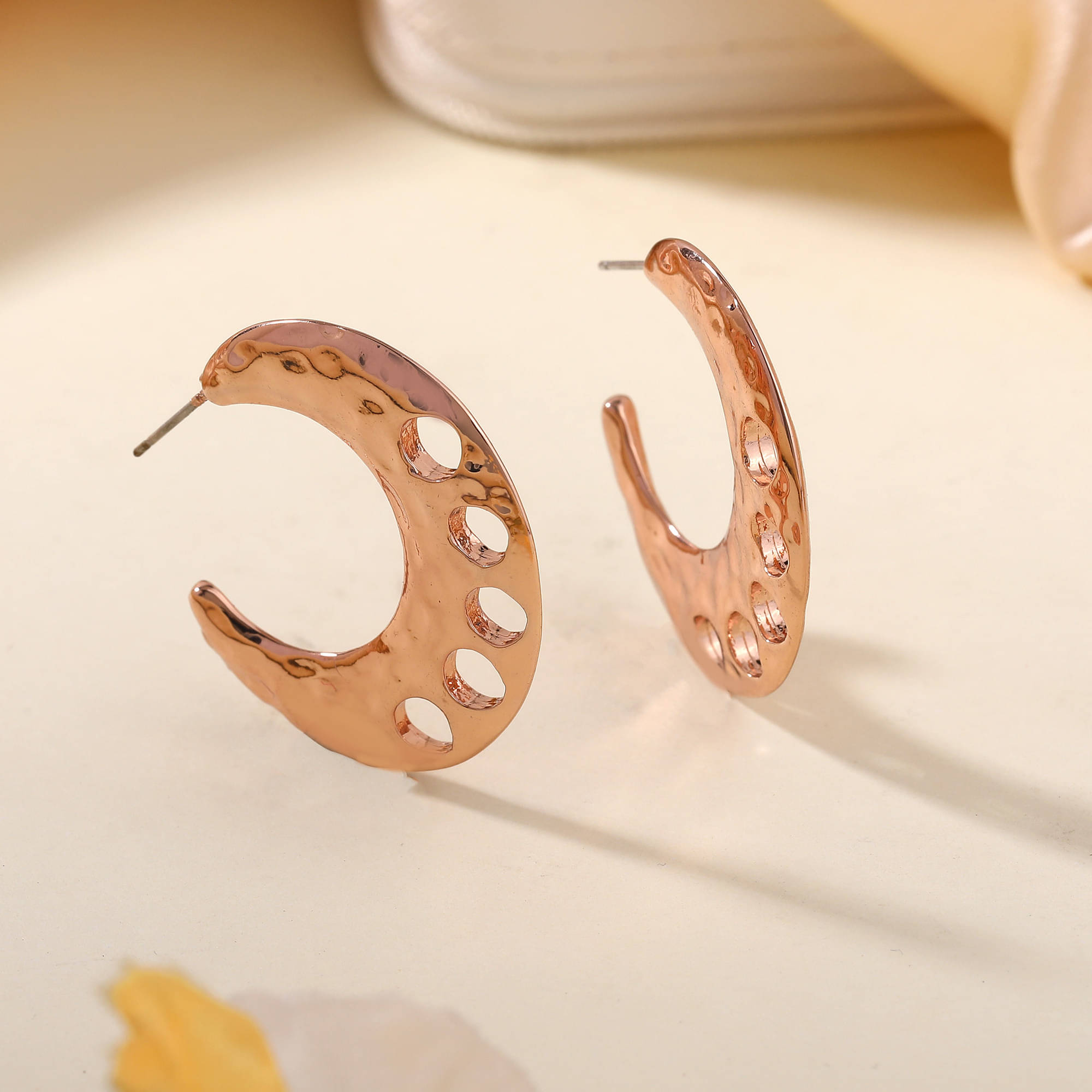     			Estele Rose Gold Hoops Earrings ( Pack of 1 )