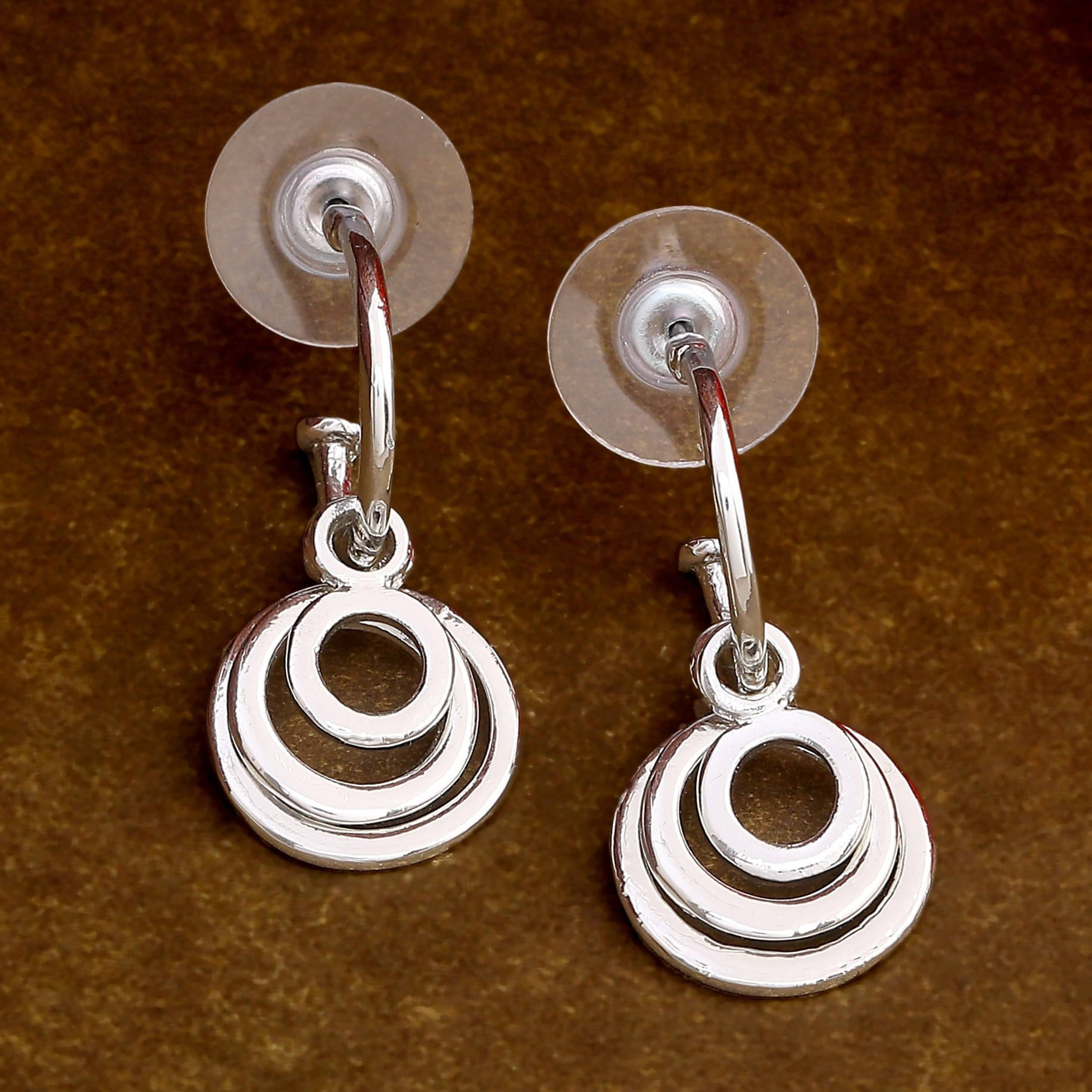     			Estele Silver Hoops Earrings ( Pack of 1 )