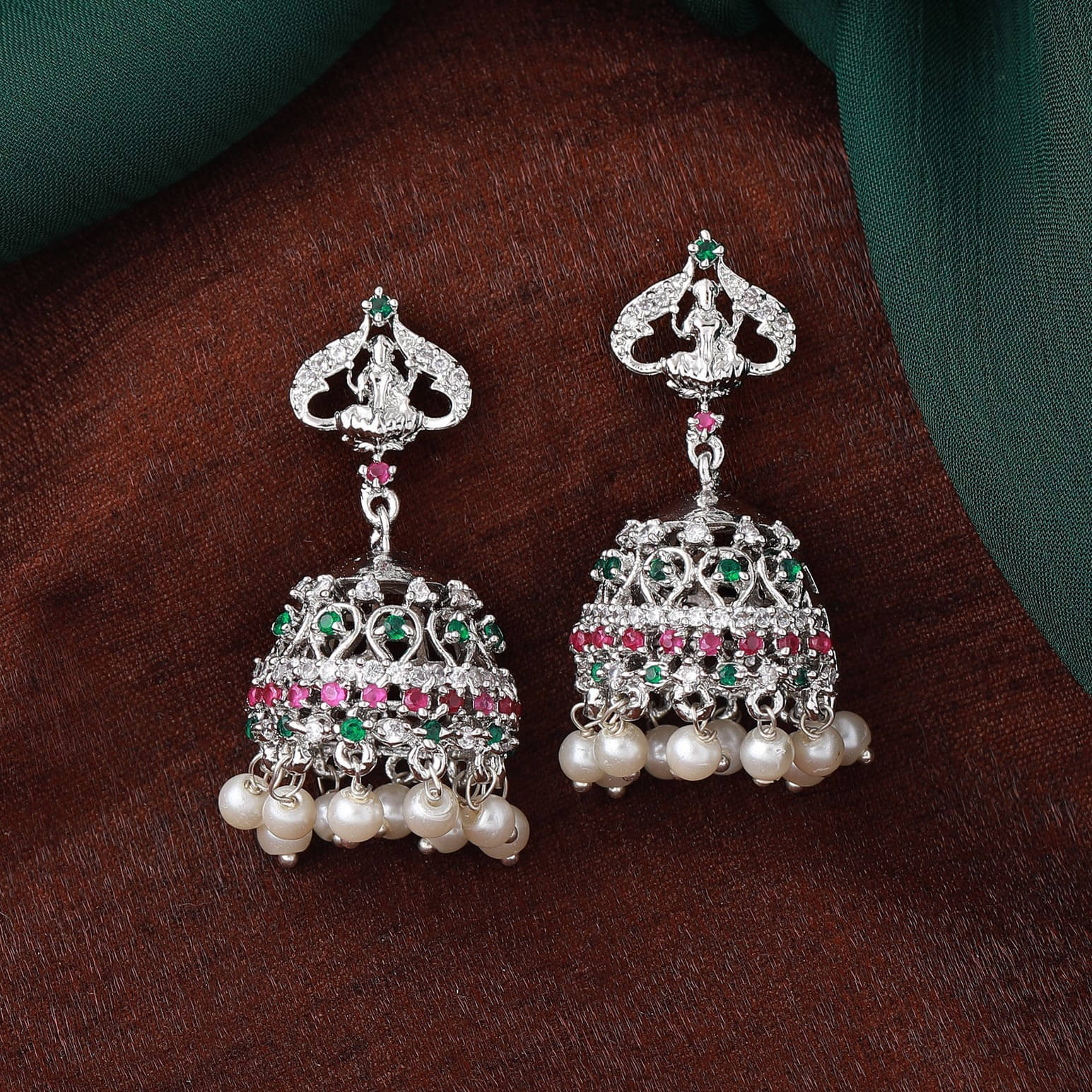     			Estele Silver Jhumki Earrings ( Pack of 1 )