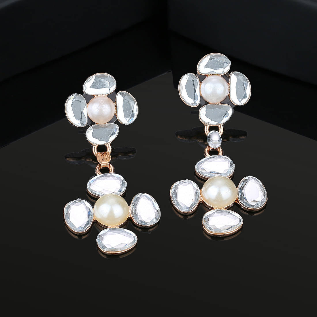     			Estele White Danglers Earrings ( Pack of 1 )