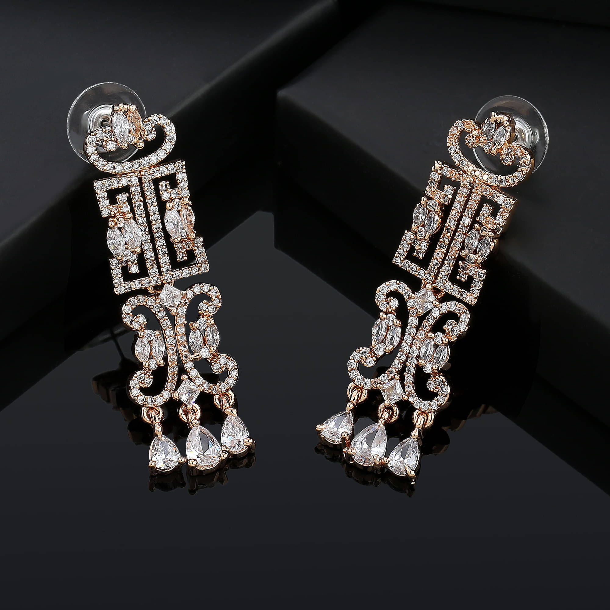     			Estele White Danglers Earrings ( Pack of 1 )