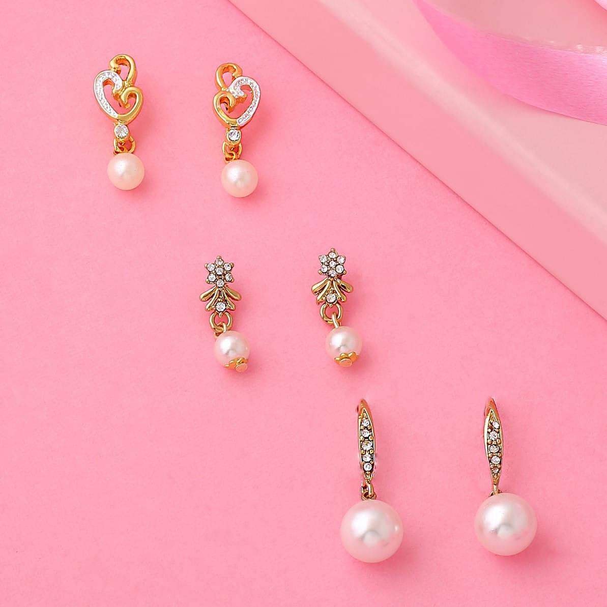     			Estele White Danglers Earrings ( Pack of 1 )