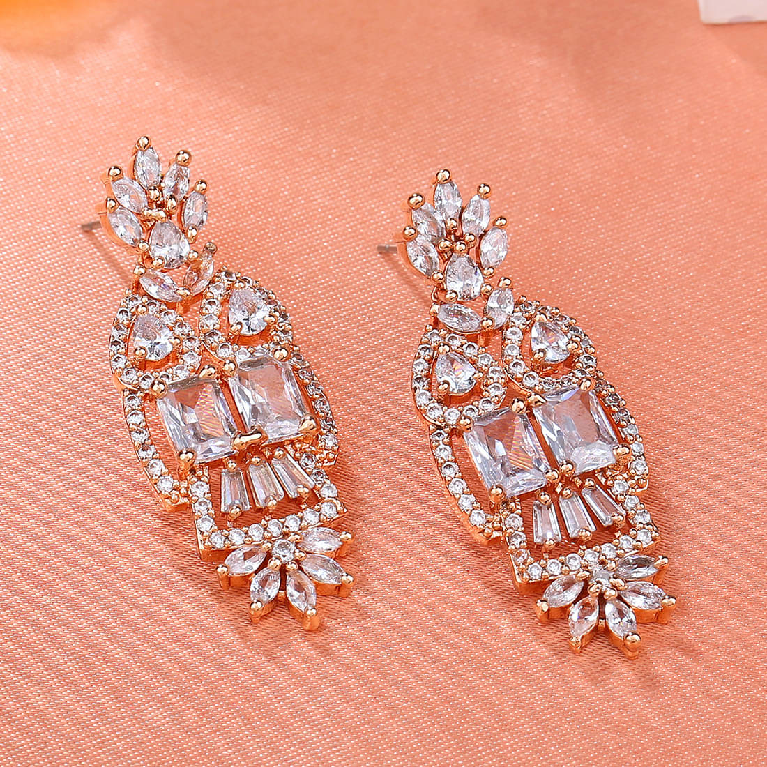     			Estele White Danglers Earrings ( Pack of 1 )