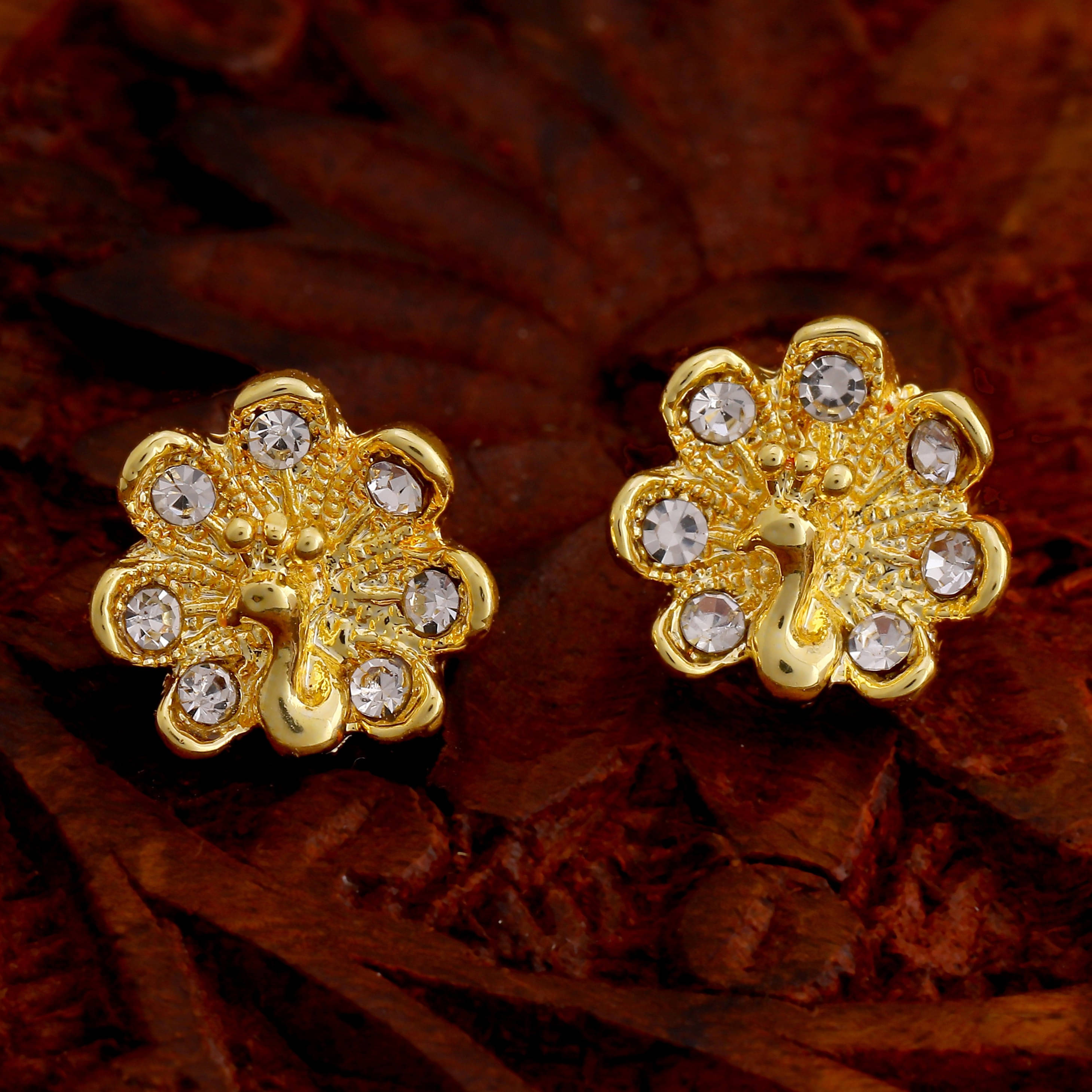     			Estele White Stud Earrings ( Pack of 1 )