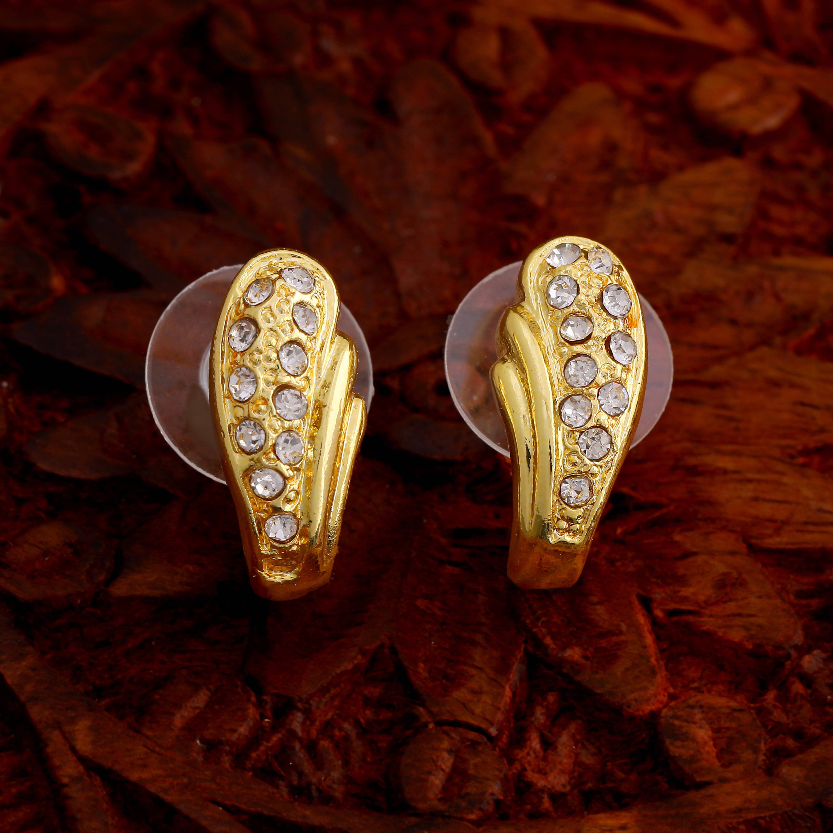     			Estele White Stud Earrings ( Pack of 1 )
