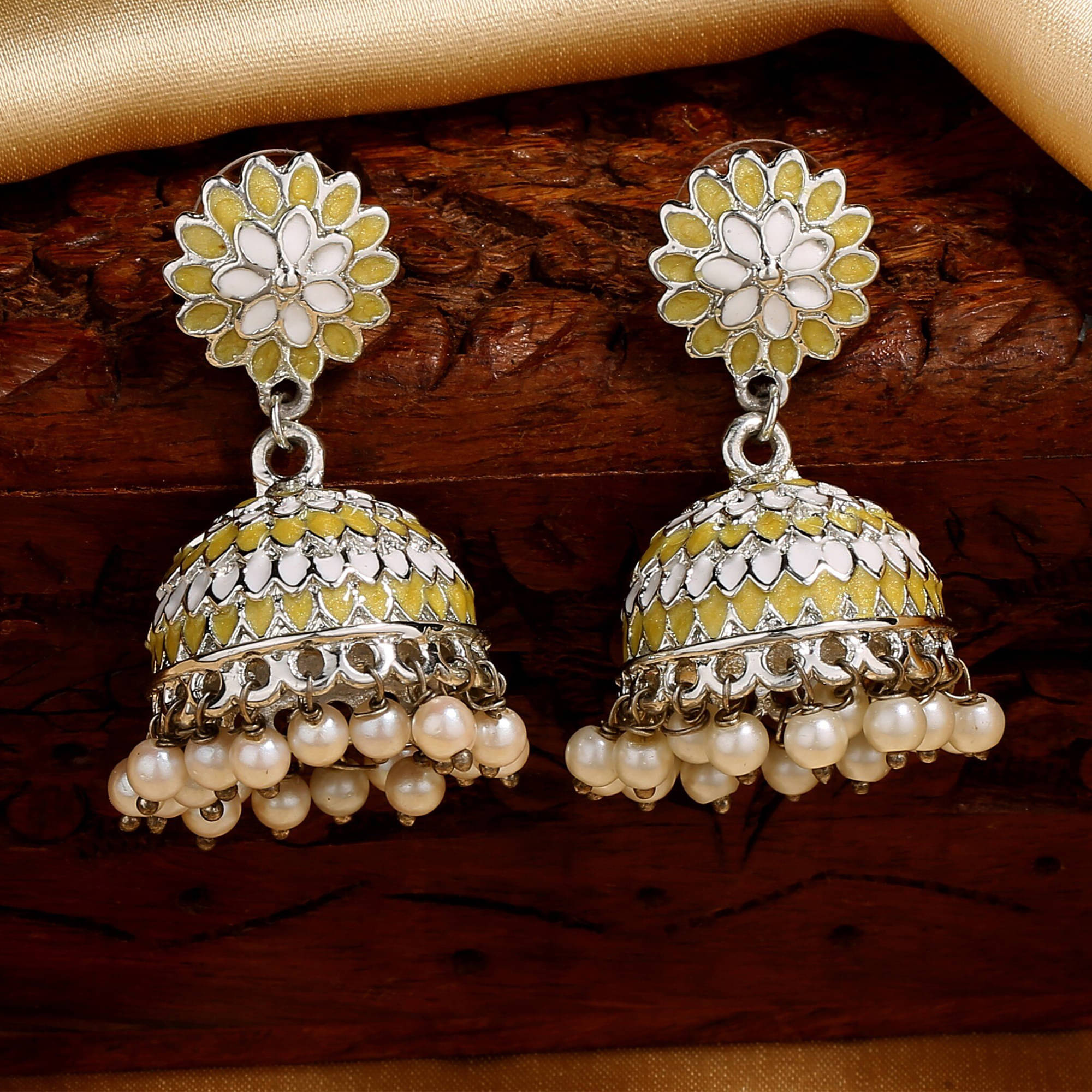     			Estele Yellow Danglers Earrings ( Pack of 1 )