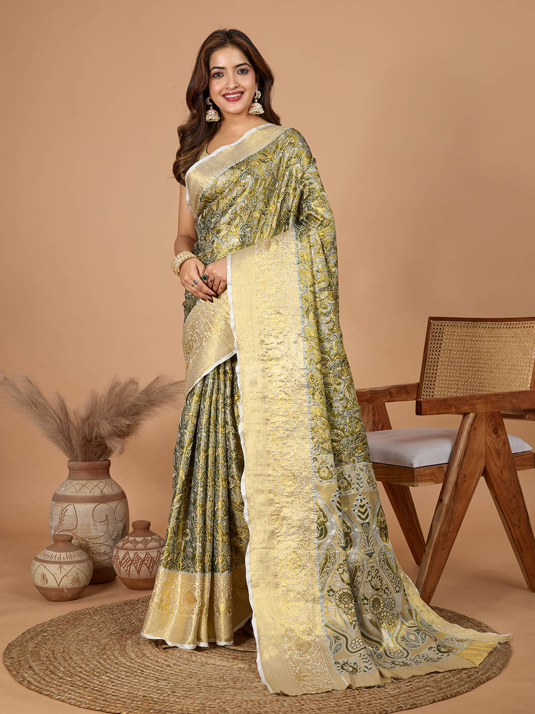 Nayanthara Trends Kanjivaram Silk Woven Saree With Unstitched Blouse Piece ( Green ) Nayanthara Trends Kanjivaram Silk Woven Saree With Unstitched Blouse Piece ( Green )