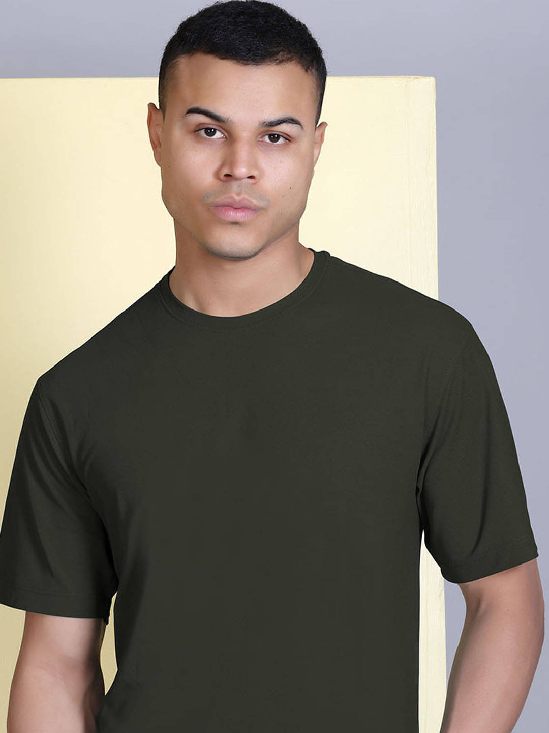    			Promount Men Polyester Regular Fit Solid T-Shirt ( Green )