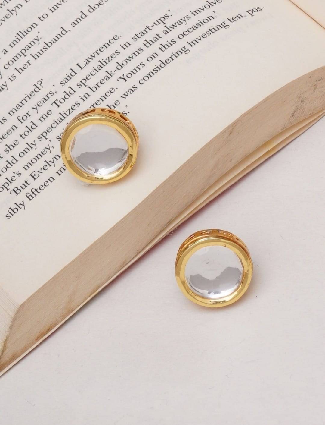     			Ridhi Sidhi Collection Golden Stud Earrings ( Pack of 1 )