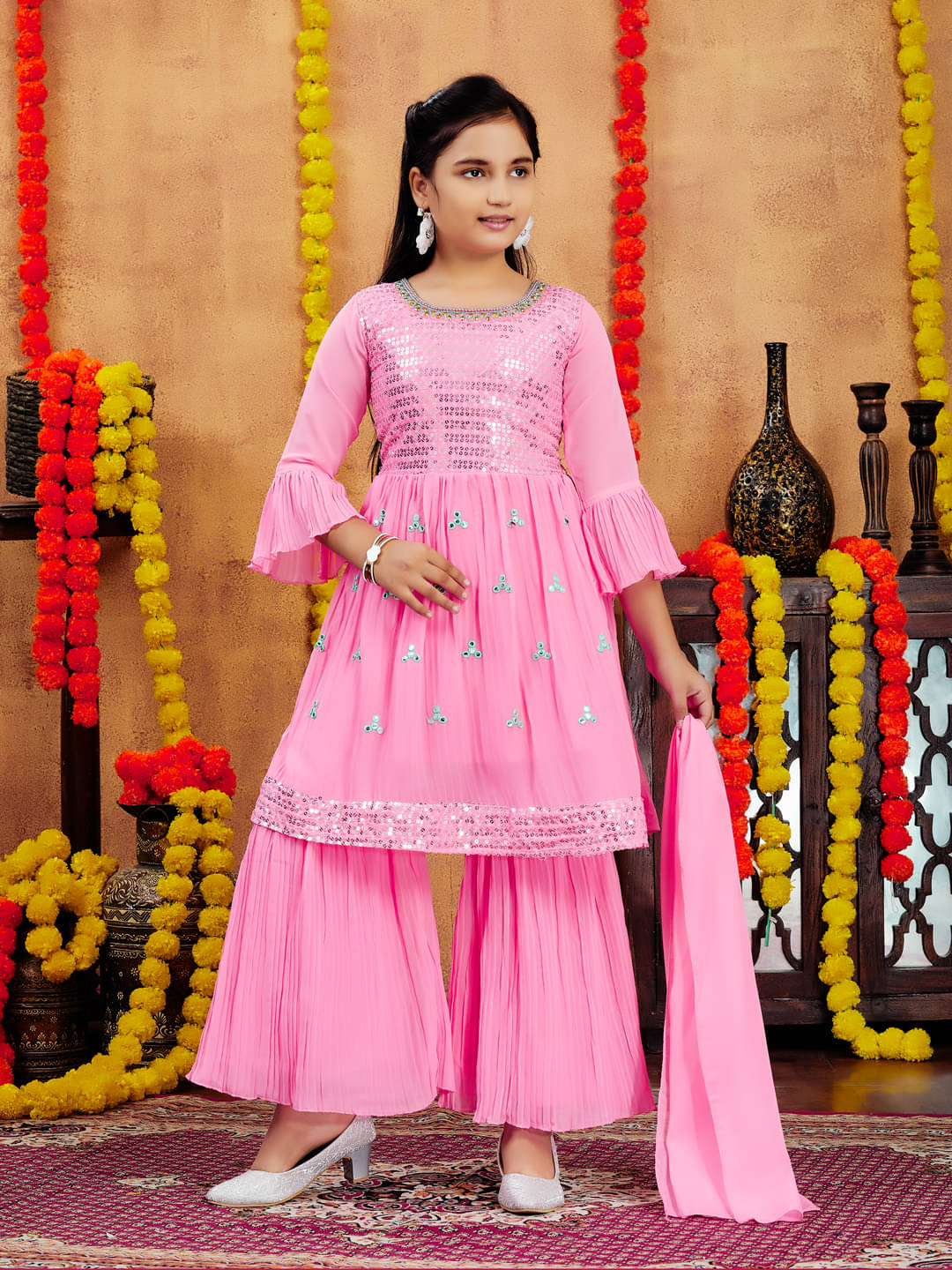     			Aarika Girls Georgette Kurti with Sharara ( Pack of 1 , Red )