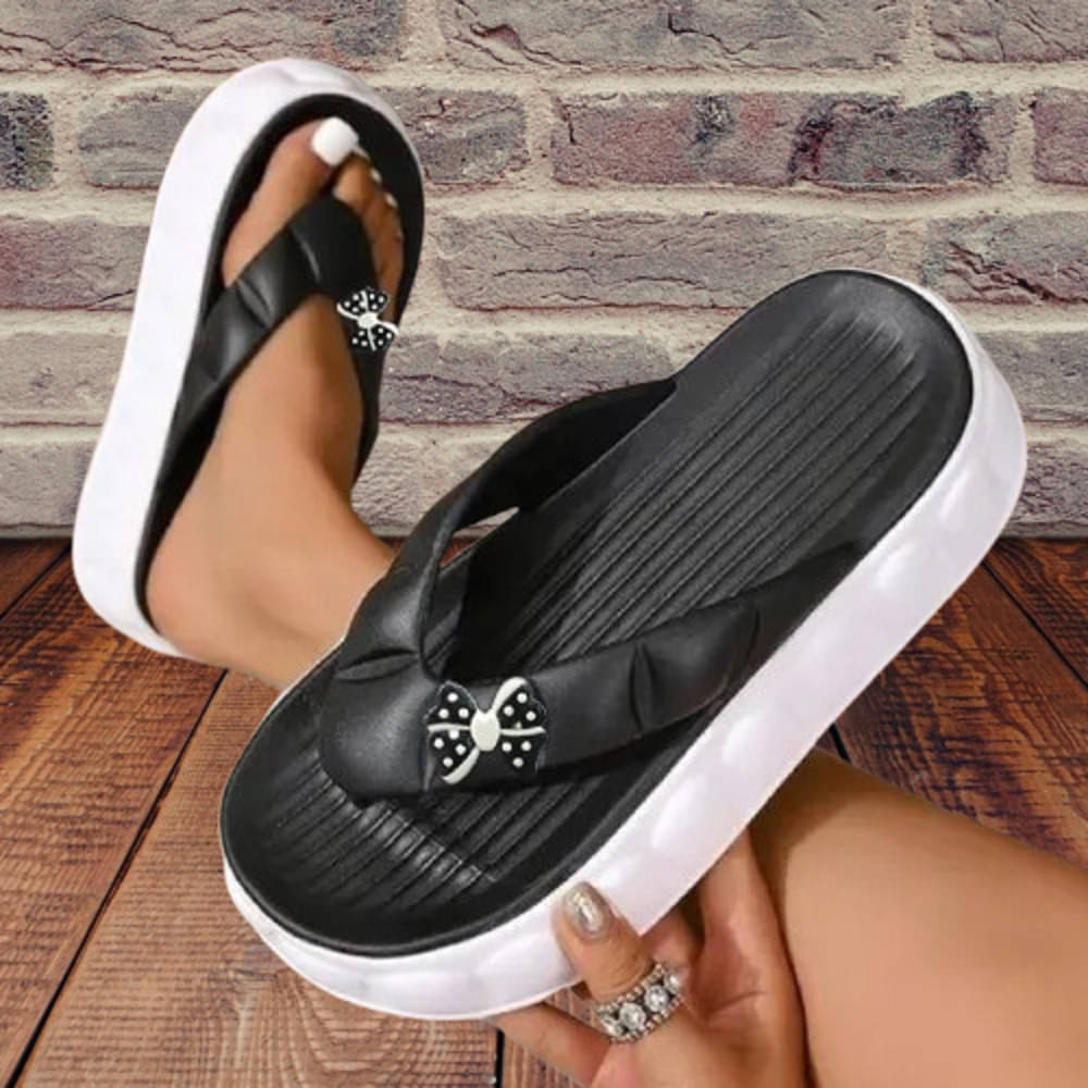     			EASTERN CLUB Black Women's Slipper