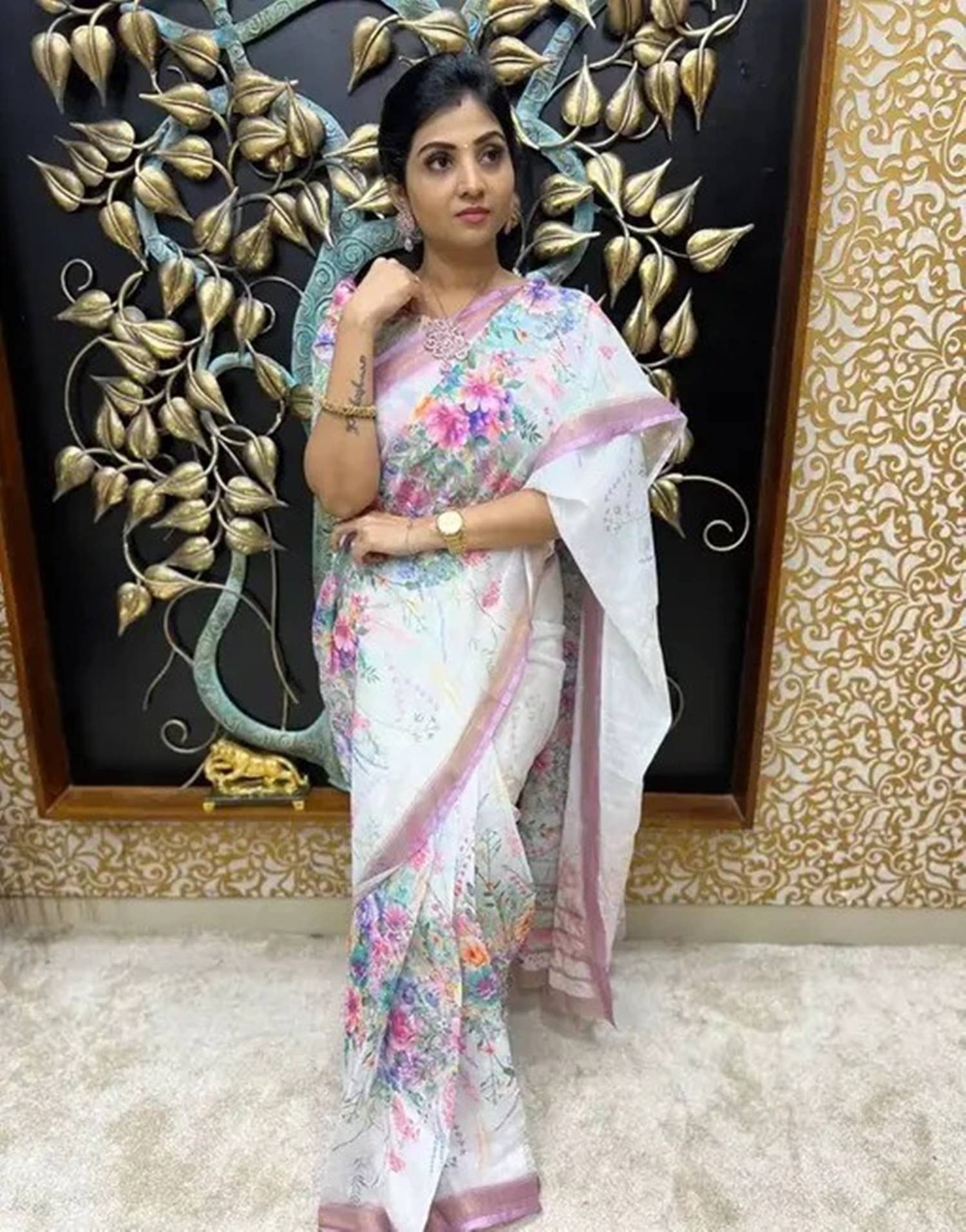 Grubstaker Linen Printed Saree With Unstitched Blouse Piece ( Multicolor 2 ) Grubstaker Linen Printed Saree With Unstitched Blouse Piece ( Multicolor 2 )