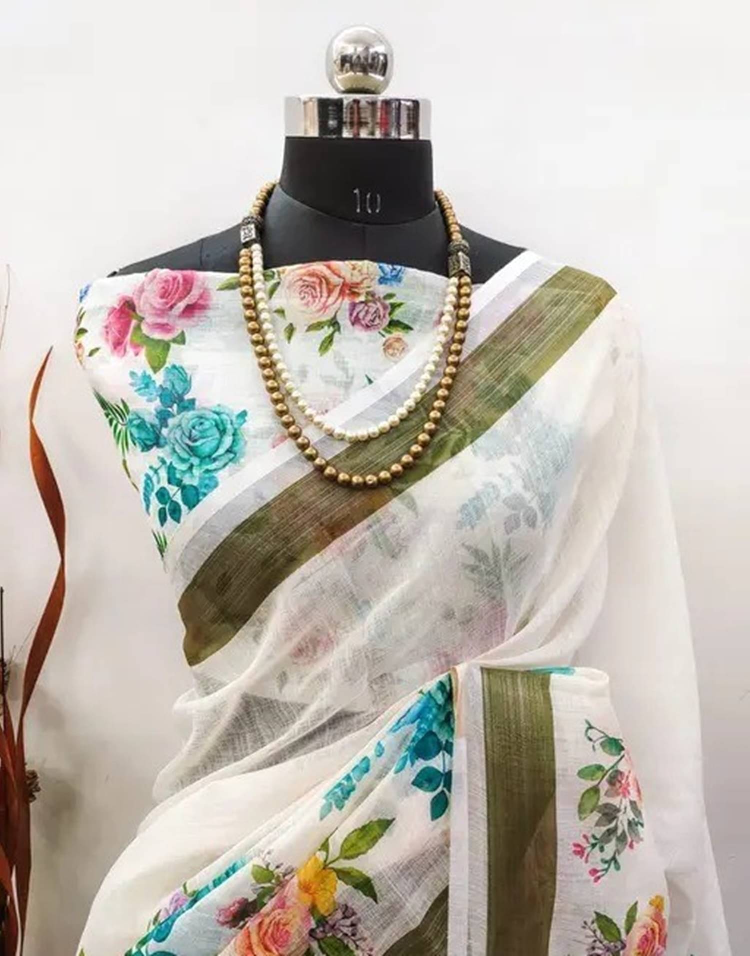 Grubstaker Linen Printed Saree With Unstitched Blouse Piece ( Multicolor ) Grubstaker Linen Printed Saree With Unstitched Blouse Piece ( Multicolor )