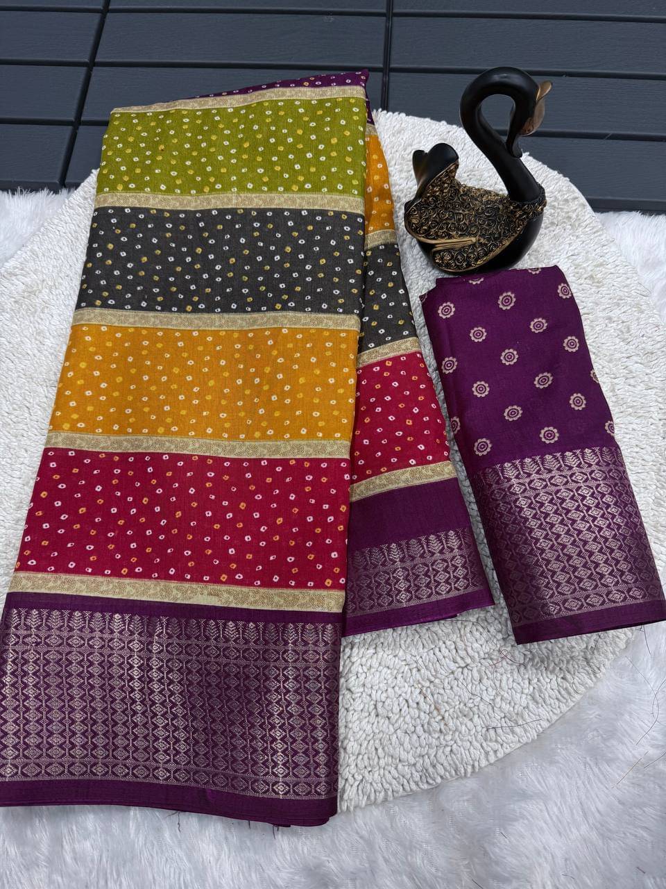 TARTAM Art Silk Printed Saree With Unstitched Blouse Piece ( Wine ) TARTAM Art Silk Printed Saree With Unstitched Blouse Piece ( Wine )