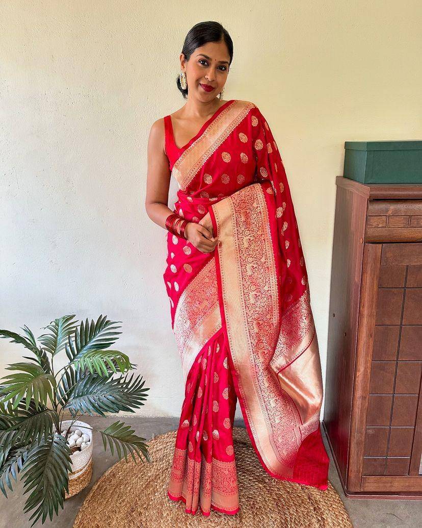TARTAM Banarasi Silk Striped Saree With Unstitched Blouse Piece ( Red ) TARTAM Banarasi Silk Striped Saree With Unstitched Blouse Piece ( Red )